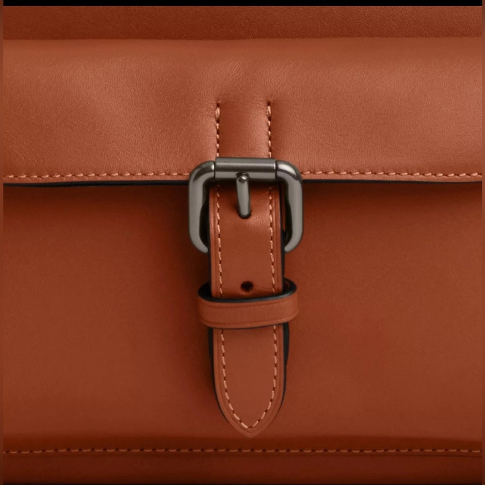 NWT Authentic .Coach crossbody bag Brown Leather Belt Bag QB/Tan color 🤩 - Picture 8 of 8